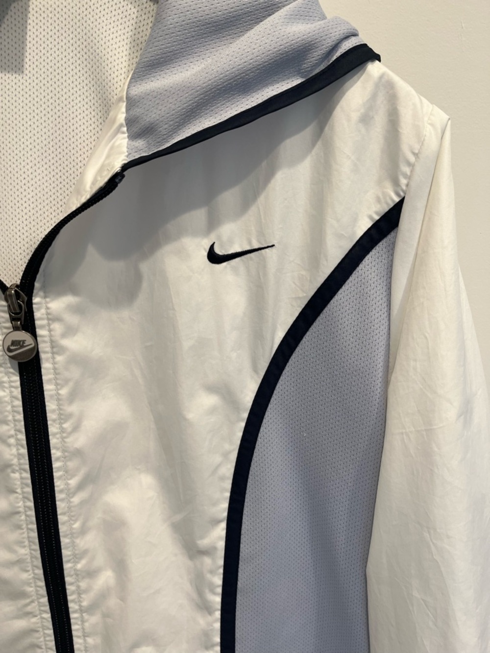 Nike Windbreaker hooded jacket - Picture 2 of 12